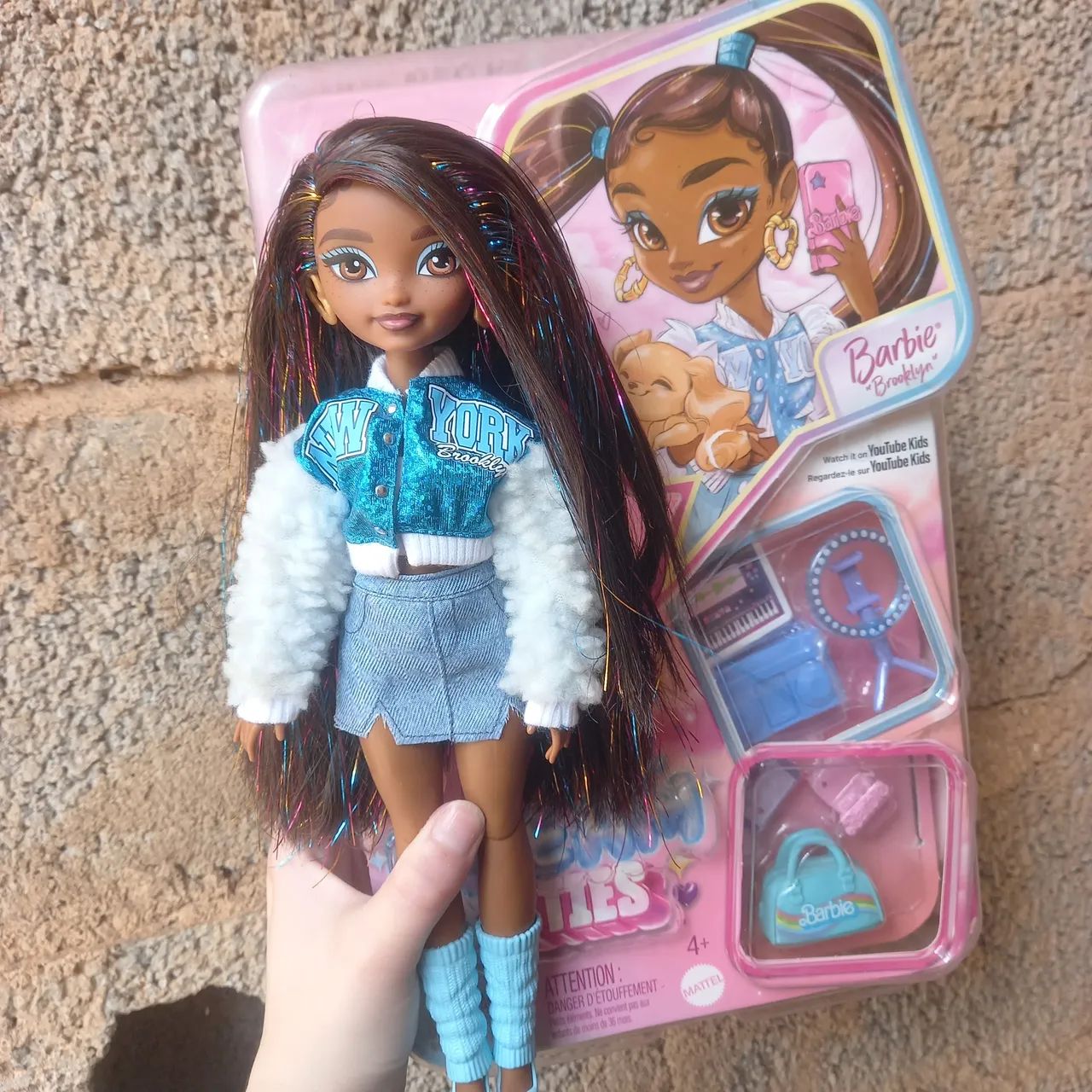 Boneca Barbie Dreambesties Brooklyn com caixa