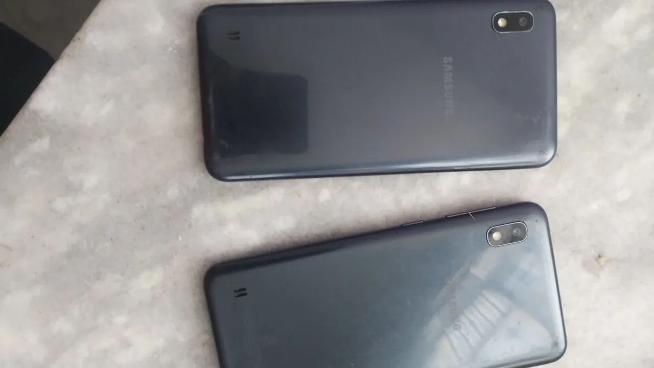 Vendo 2  a10 por 130, tela trincada mais funciona perfeitamente. - Foto 3