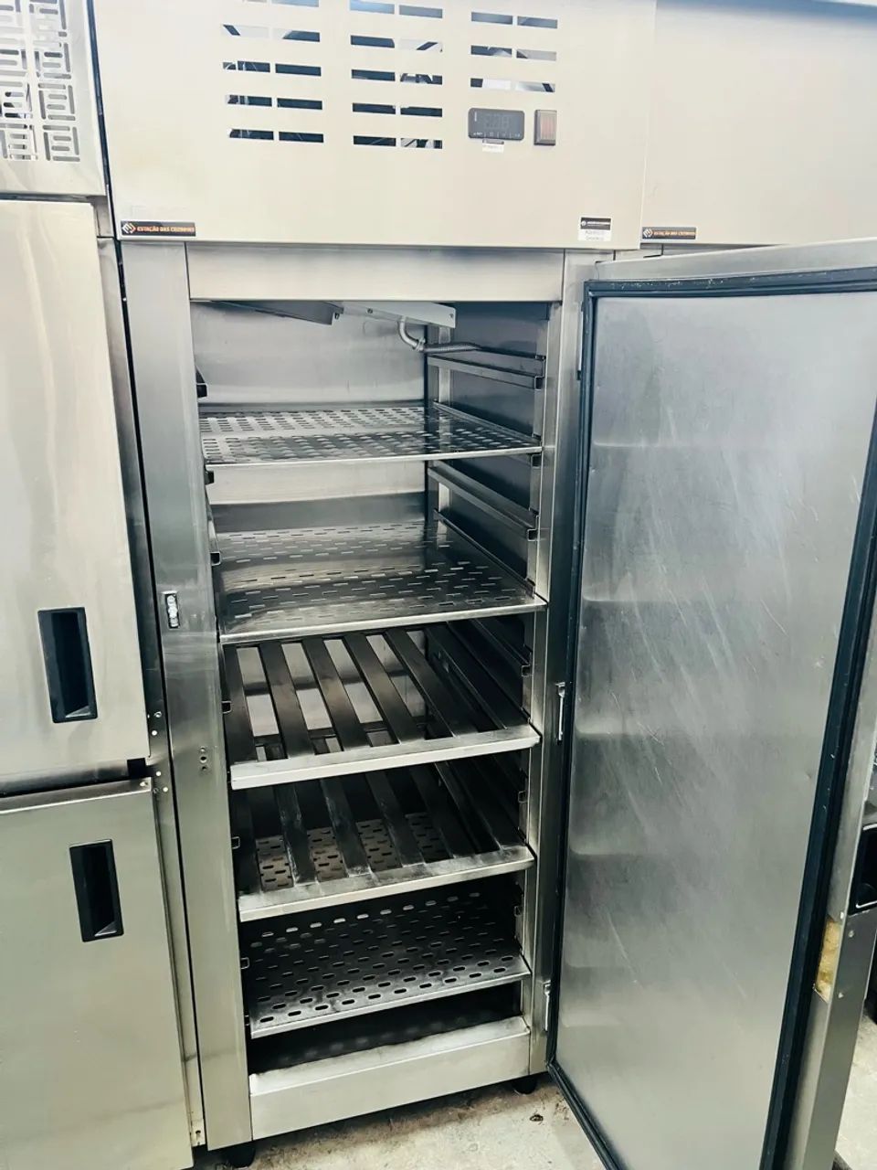 Passtrough Elvi refrigerado vertical - Foto 4