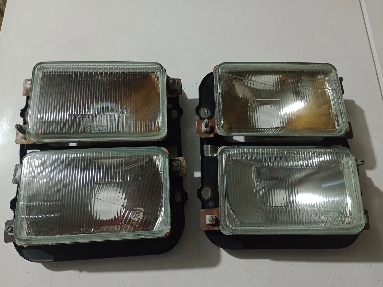 Farol Ford f1000