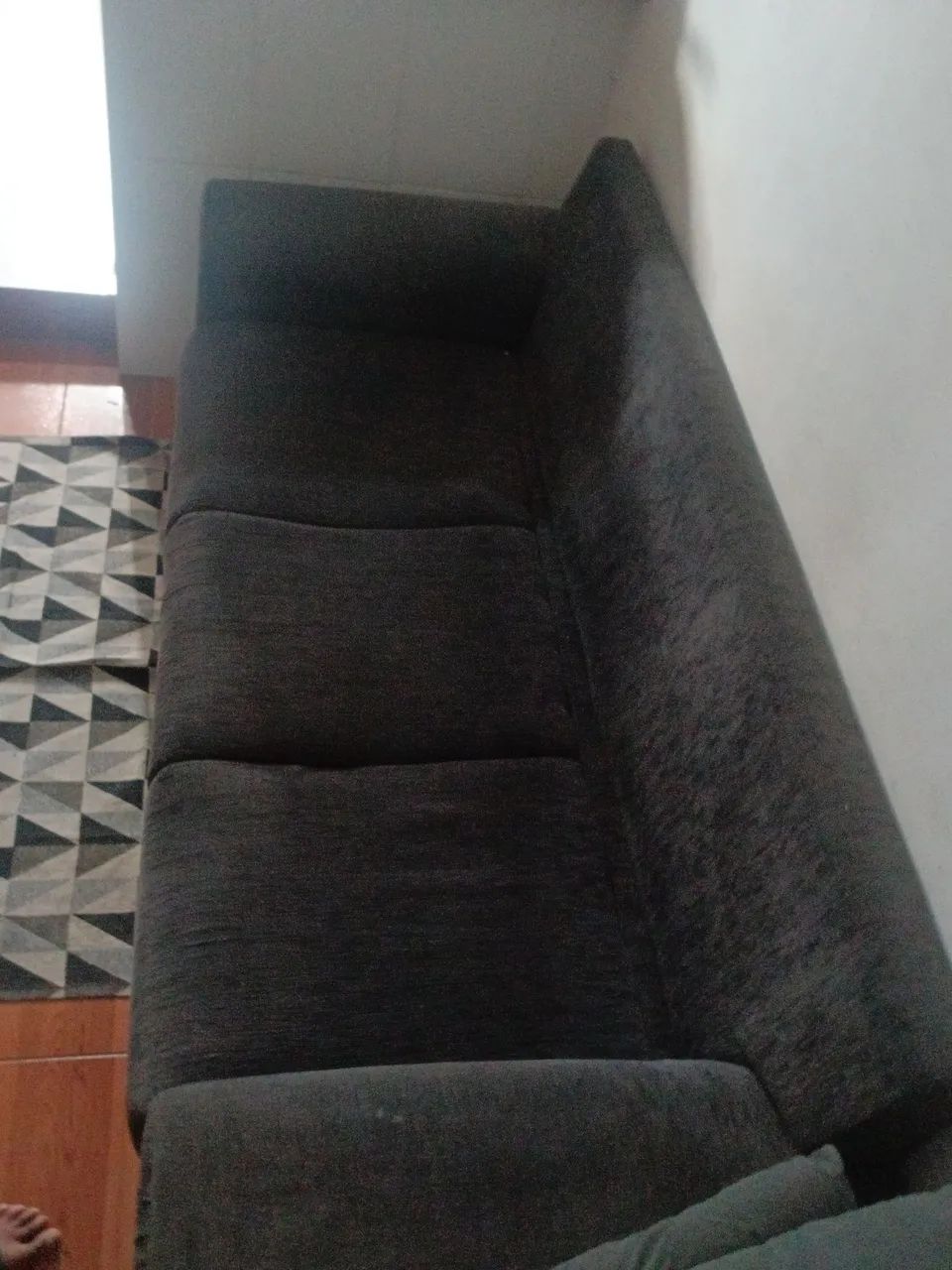 SOFÁ 3 LUGARES E SUPER CONFORTÁVEL - Foto 2