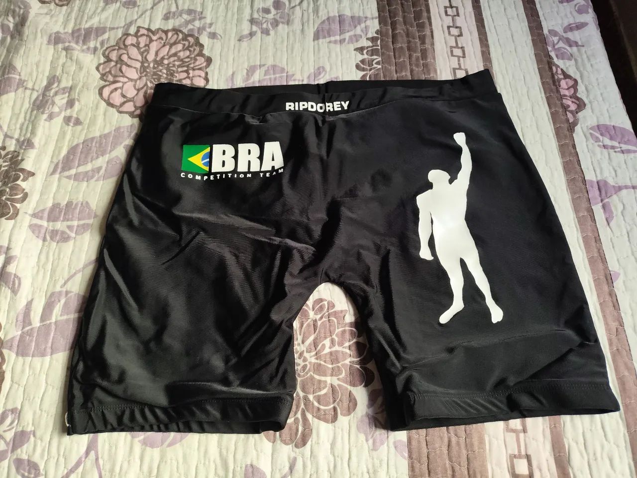 Vende se esse sungao da marca RIP DORY