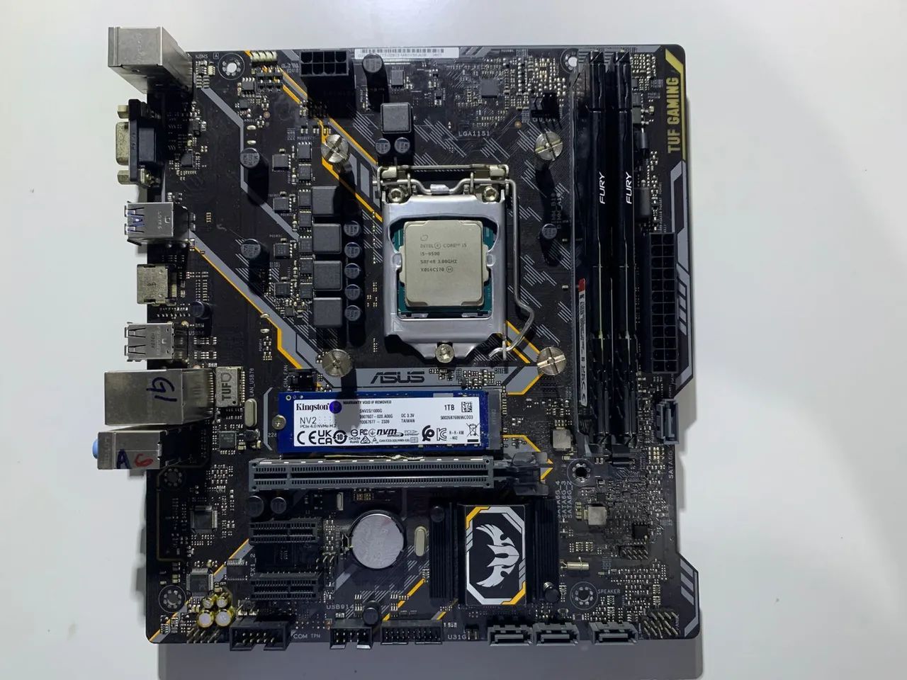 Kit placa mãe Asus e processador i5 9500 4.4ghz