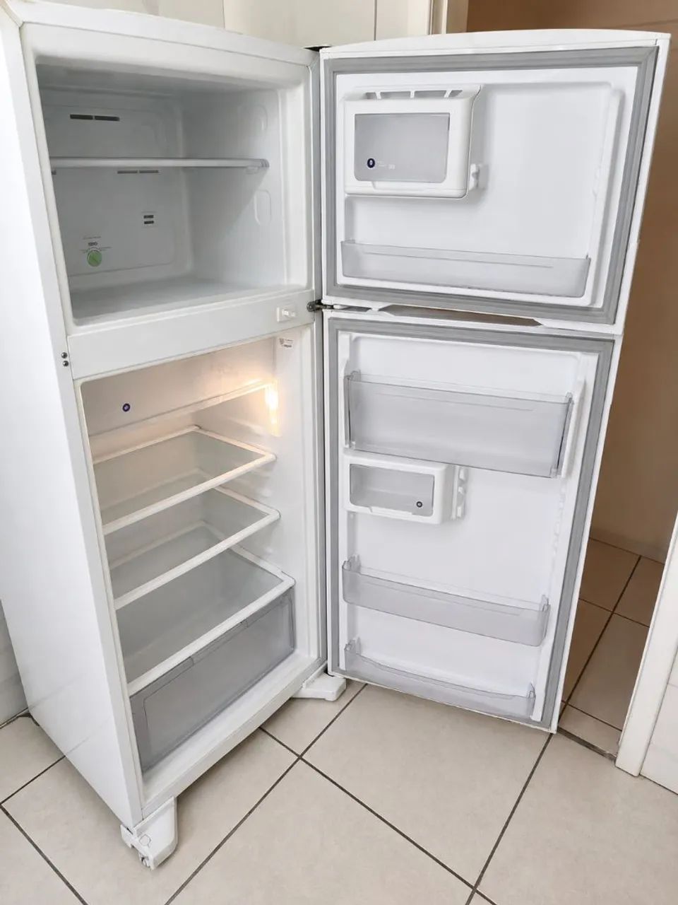 Vendo Geladeira Duplex - Foto 2