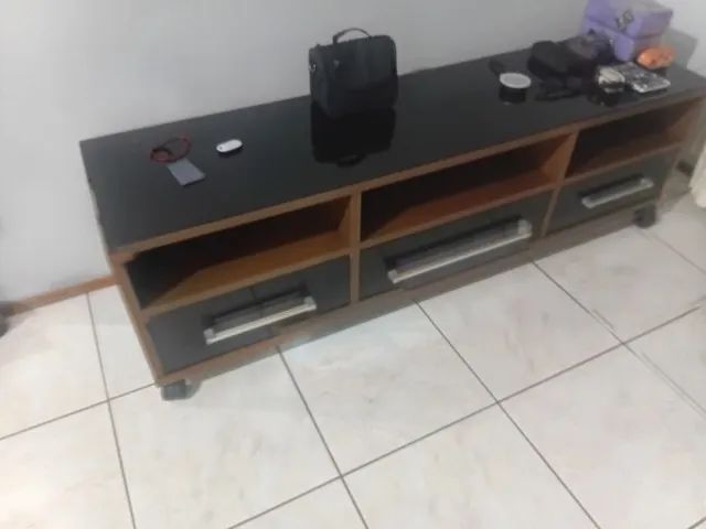 Rack madeira com vidro 