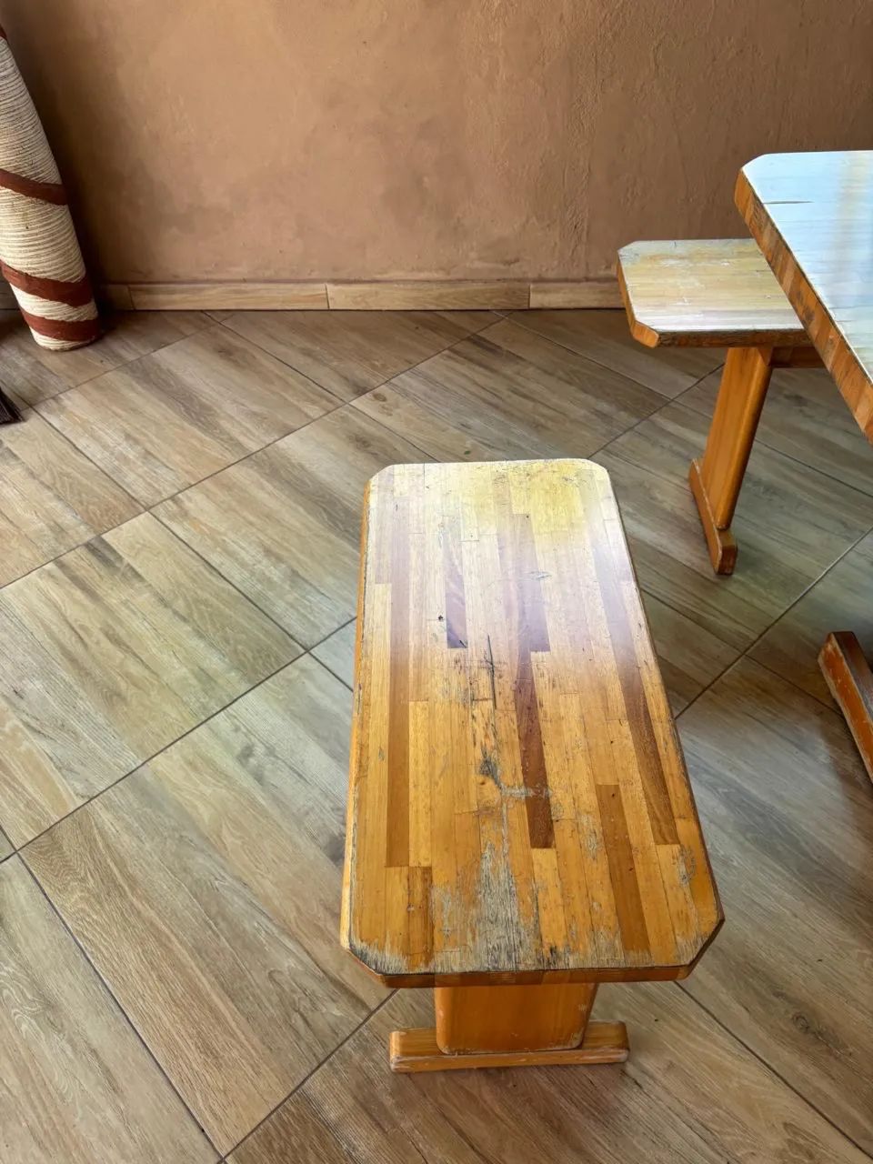 Mesa 2,15m 100% madeira com 4 bancos - Foto 5