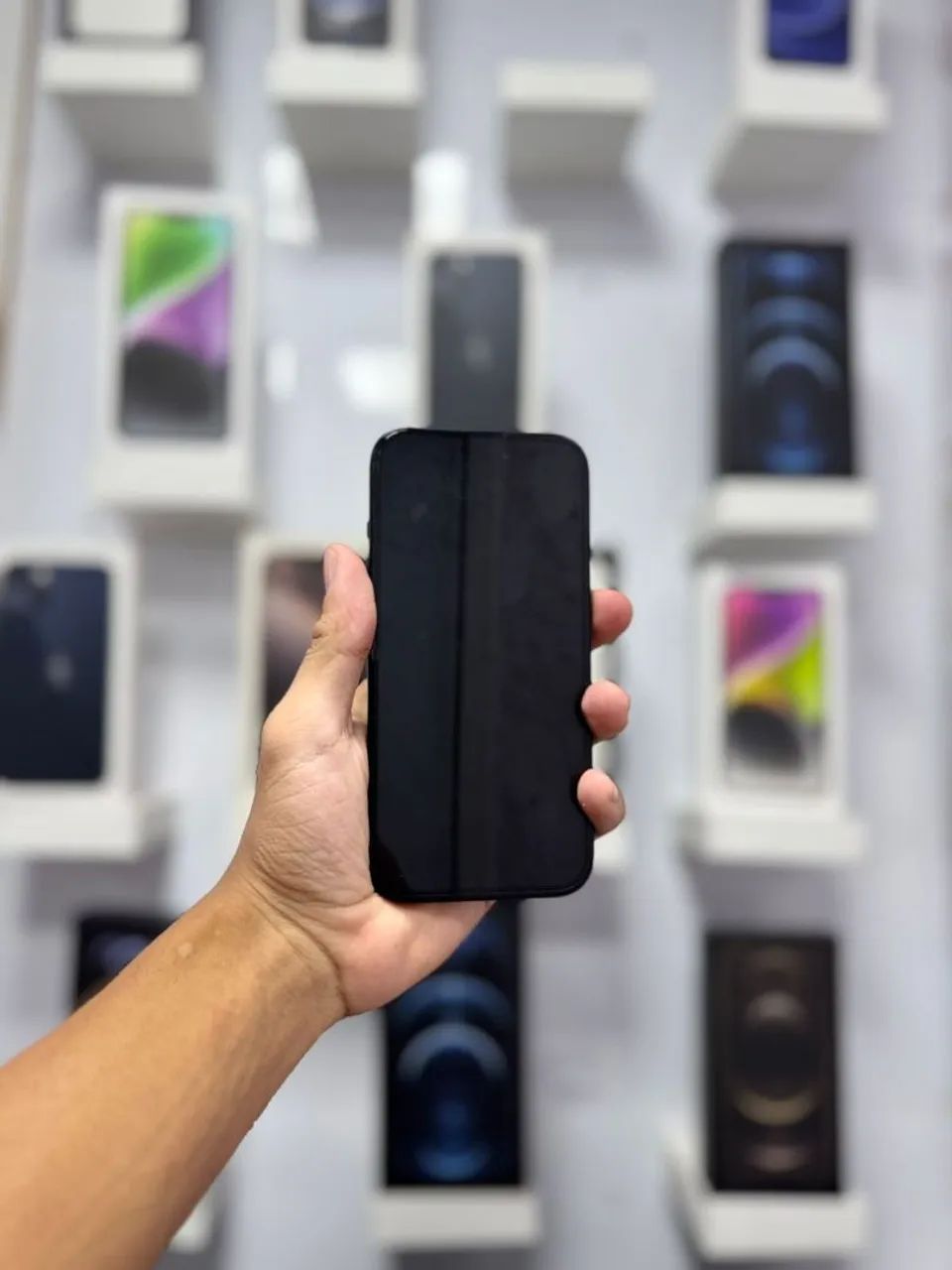 IPHONE 15 128GB<br>R$ 3.399,00 PRETO - Foto 2
