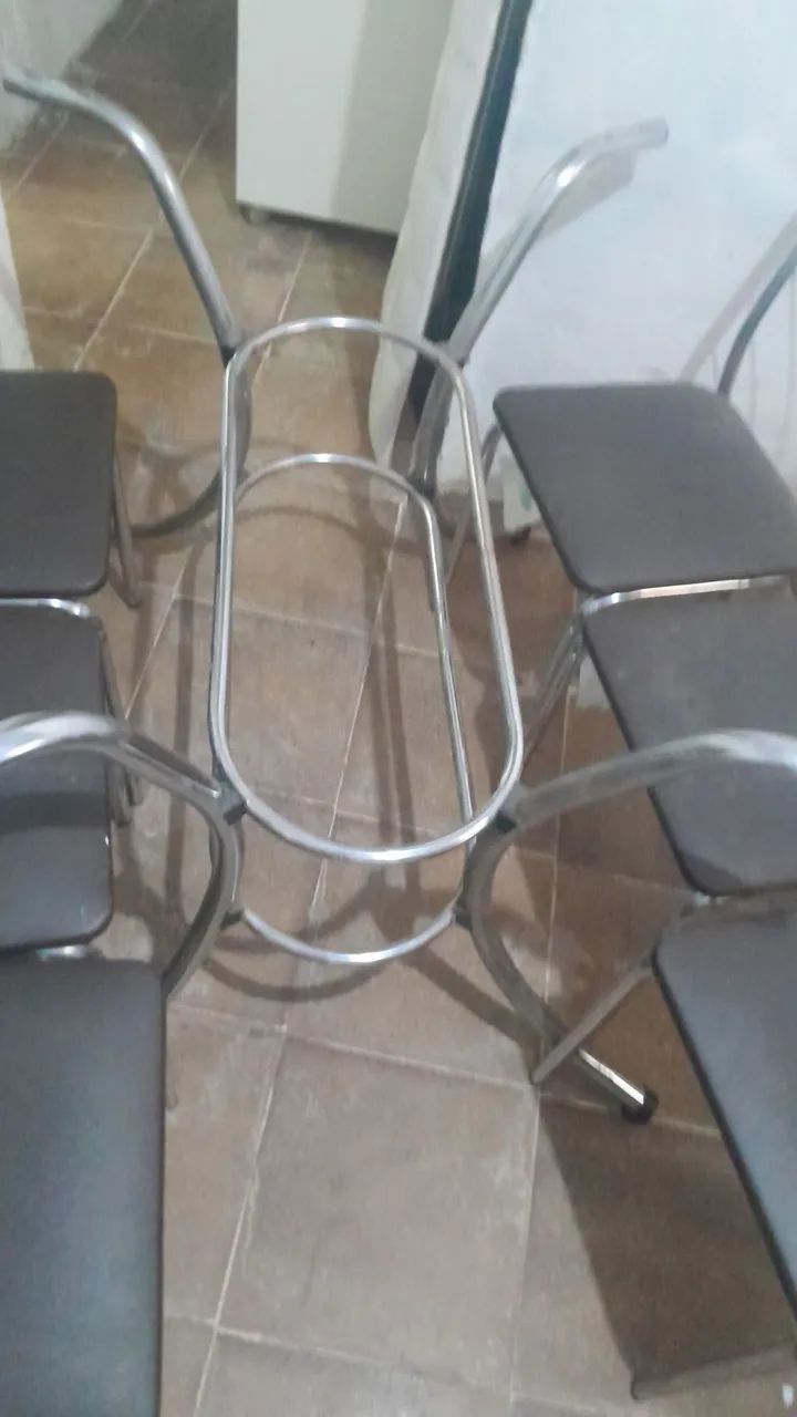Mesa e 6 cadeiras seminovos  - Foto 4