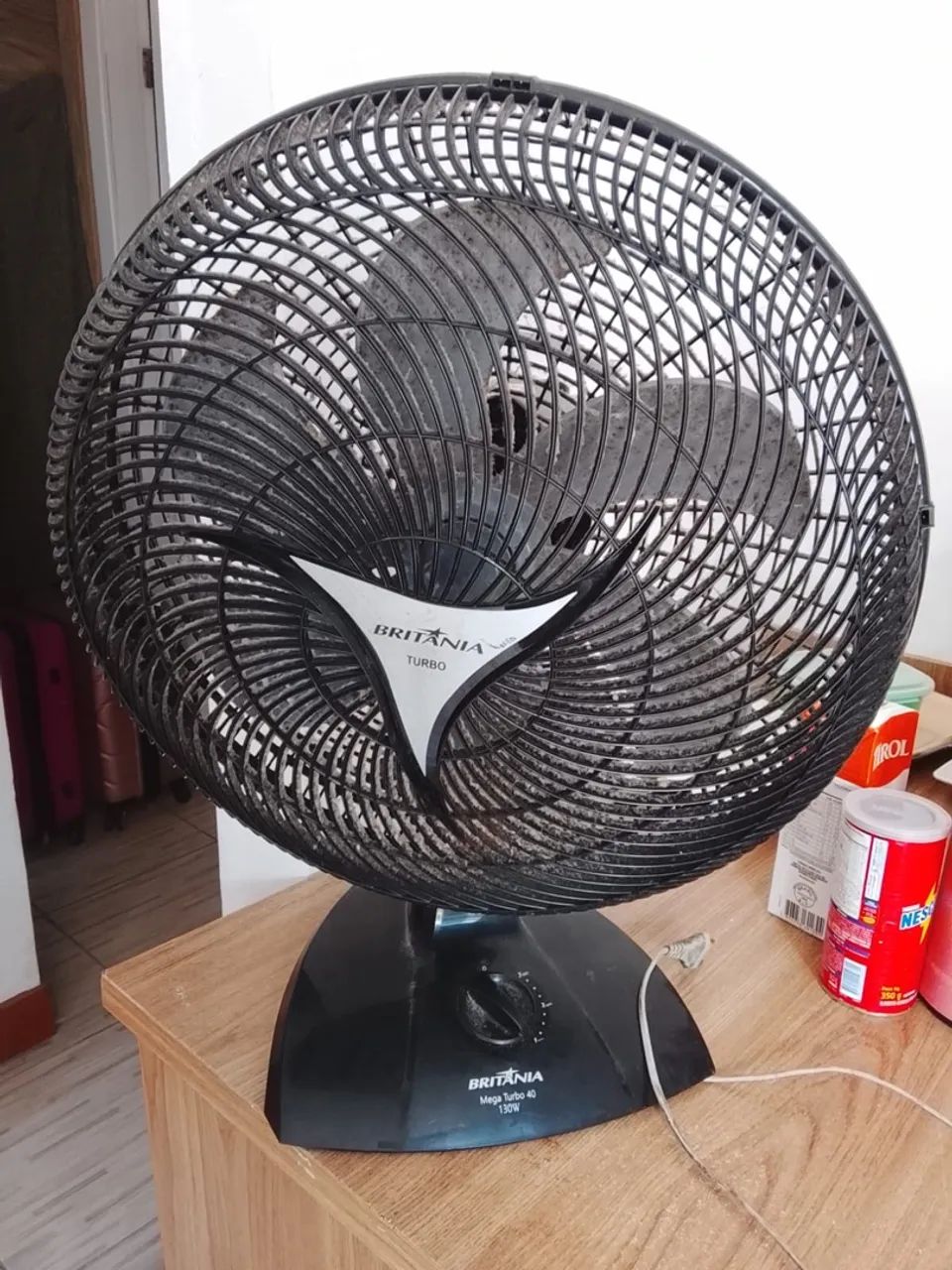 Vendo geladeira e ventilador 