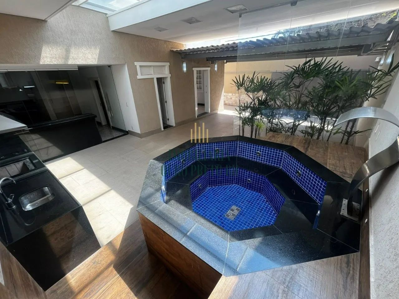 Casa Ampla e Sofisticada com 650m², 5 Quartos e 4 Vagas - Dona Clara - Foto 2