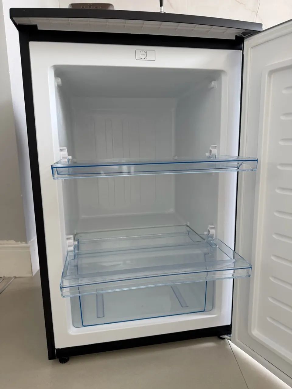 Freezer vertical 100L EOS ECOGELO  USADO.  - Foto 3