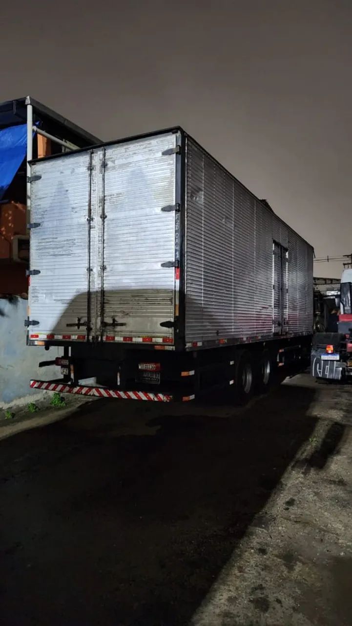 Volvo VM270 6x2 - Foto 4