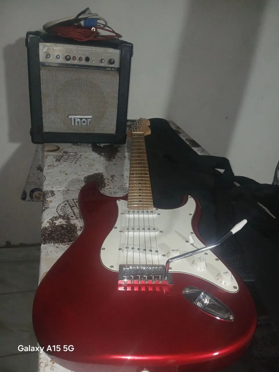 Guitarra seminova e caixa Amplificada  - Foto 2