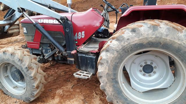 Trator 4x4 com lamina - Foto 9