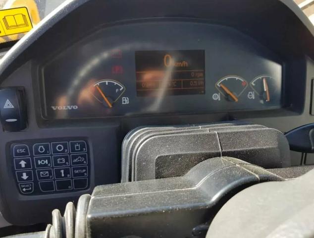 Pá Carregadeira Volvo L70f - Foto 4