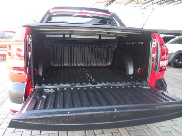 VW Saveiro Cross Dupla 2017 5 Lugares 1.6 Flex MSI - Foto 14