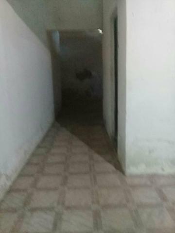 Vende -se uma casa com garagem, sala ampla, 3 quantos, cozinha ampla 1 banheiro e quintal - Foto 6