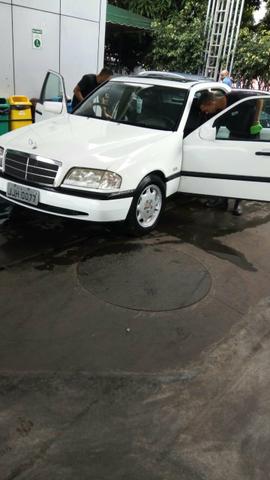 Vendo / troco Mercedes C180 ano 97 branca super conservada interior impecável teto solar - Foto 2