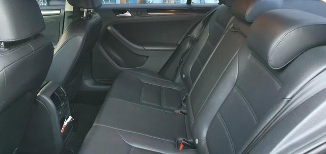 VW Jetta 2013/13 - com teto solar - impecável! - Foto 9
