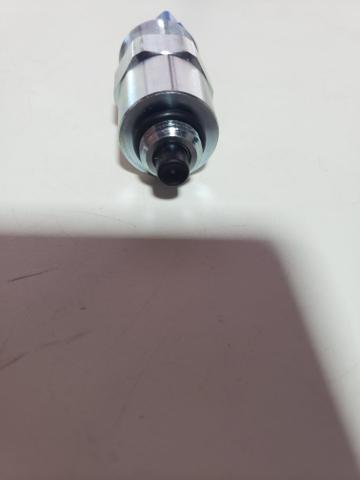 Solenoide bomba injetora cat 312dl 1472645 - Foto 3