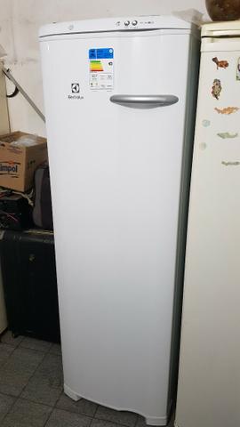 Freezer Electrolux FE26, novo! Com nota e garantia estendida de 2 anos!