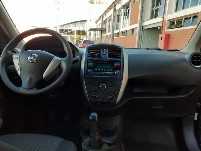 Nissan Versa 1.6 SV manual - estado de novo - Foto 5