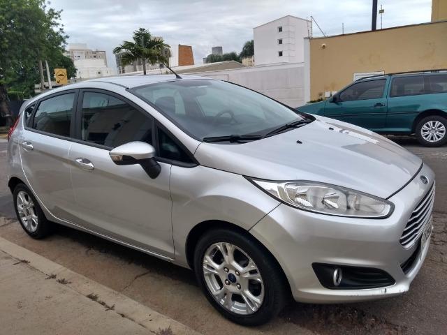 Ford Fiesta Hatch 1.5L SE Prata 2014/2014 ( 5P 111cv )