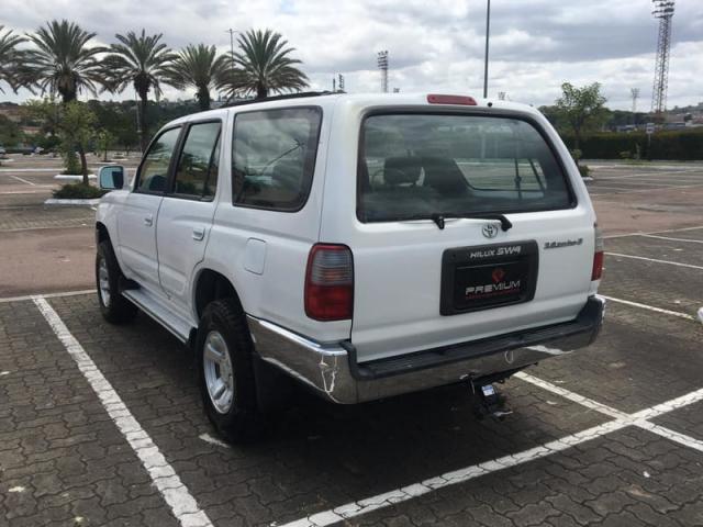 TOYOTA HILUX SW4 4X4 3.0 TB 4P - Foto 2