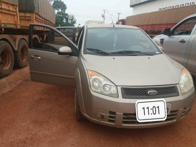 Vende-se Fista sedã