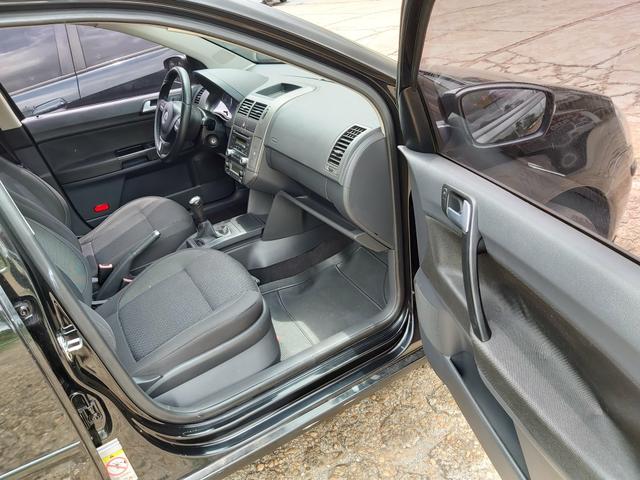 Polo sedan 1.6 Confortline 12/13 - Foto 4