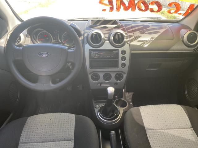 Fiesta SE 1.6 sedan completo manual chave reserva - Foto 8