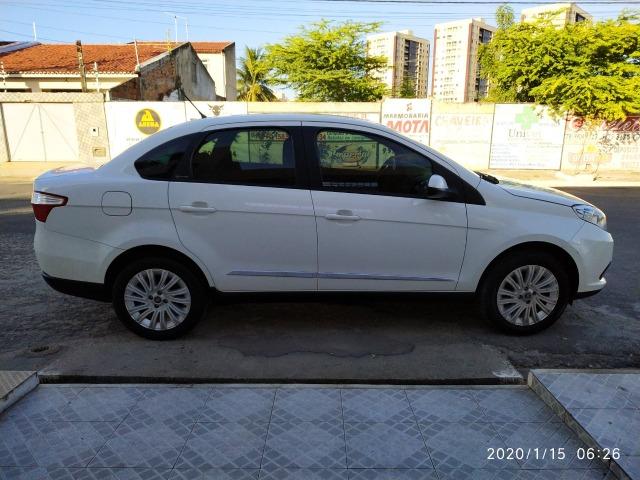 Fiat Grand Siena 1.6 16v Essence Manual FLEX 2015 - Foto 16