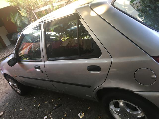 Carro Fiesta 96
