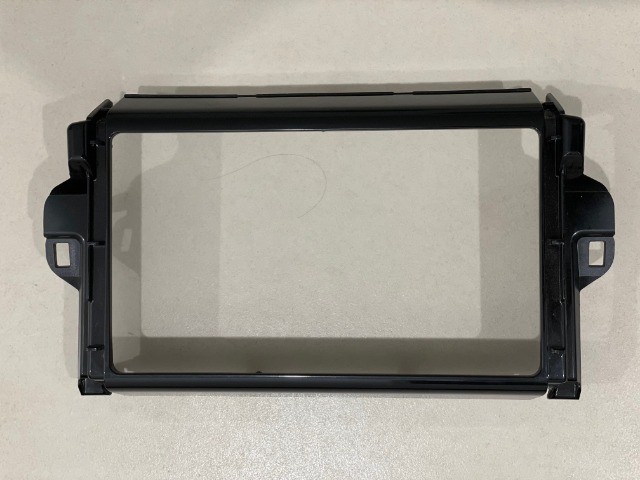 Moldura Central Multimedia Original Hilux Sw4 2016 Em Diante