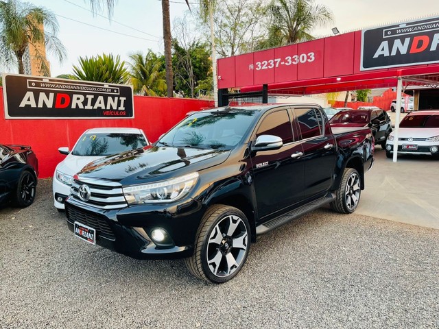 TOYOTA HILUX SRX 2.8 PRETO
