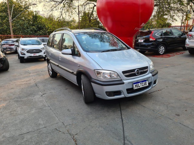 ZAFIRA 2.0 ELITE 2006 AUTOMÁTICA 7 LUGARES