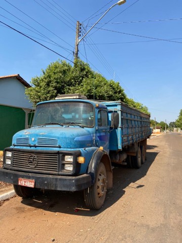 VENDO CAMINHÃO MERCEDES 13.13