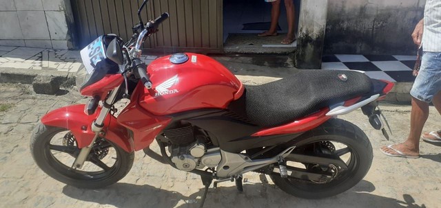 CB 300  2014  11 MIL A VISTA TEM DESCONTO