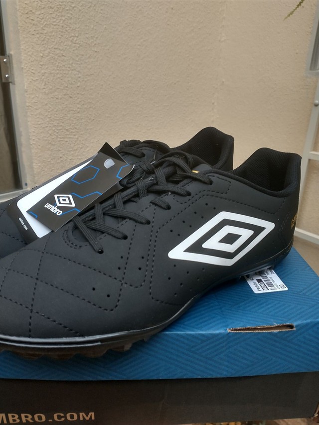 chuteira society umbro neo striker tf