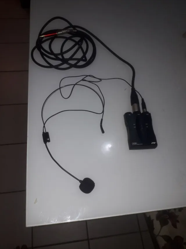 Microfone headset com jts 500, alimentador fantasma, com cabo para caixa ou mesa..