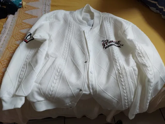 Moletom branco bordado tamanho M