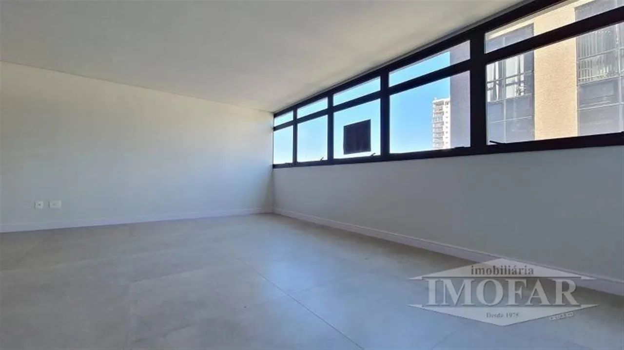 Sala comercial pronta para usar, com dois banheiros, uma vaga de garagem , espera para ar  - Foto 5