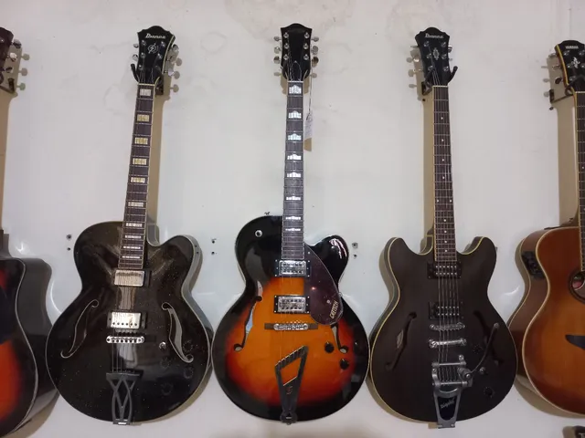 Guitarra semi acústica grestch e ibanez 