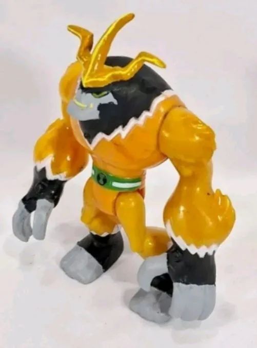 Boneco Shocksquatch coleção Ben 10. - Foto 4