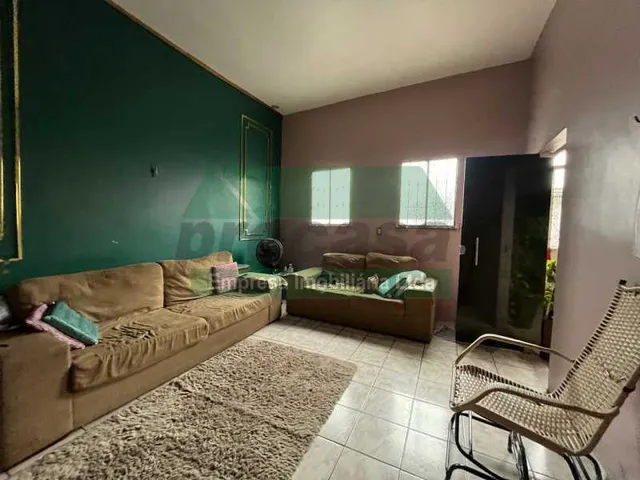 Casa de rua - / Residencial / Petrópolis