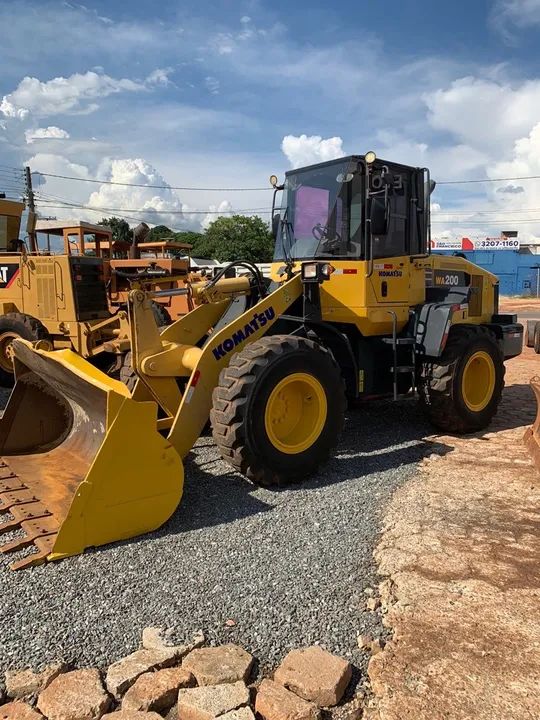 Komatsu WA200-5 - Ano 2013 