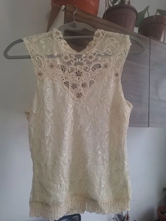 Blusa bordada feminina