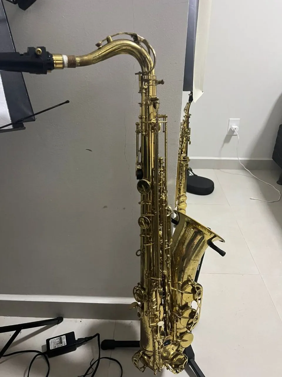 Saxofone tenor Dourado marca vogga