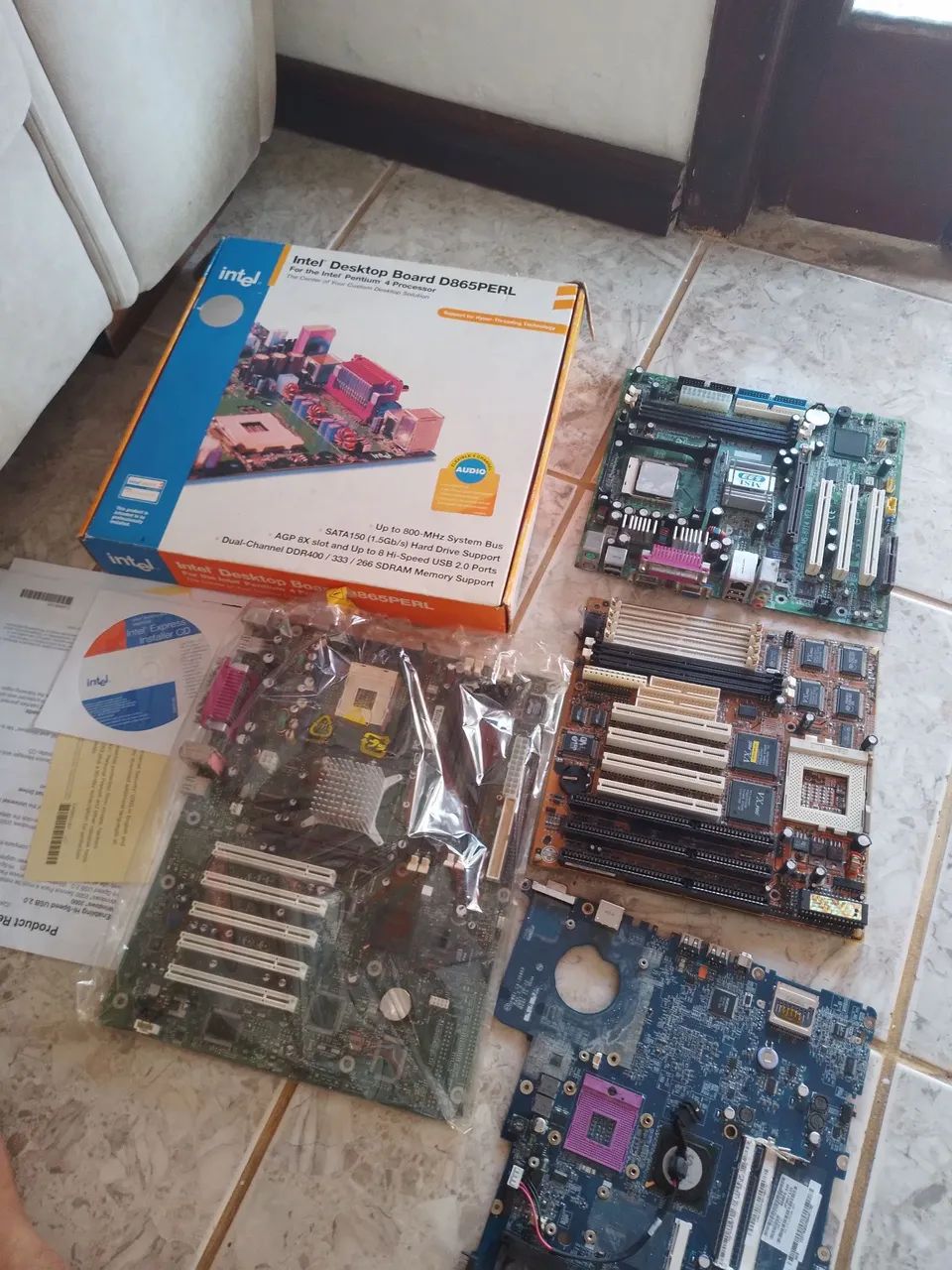 Lote de placa mãe antiga não sei o estado - Foto 5