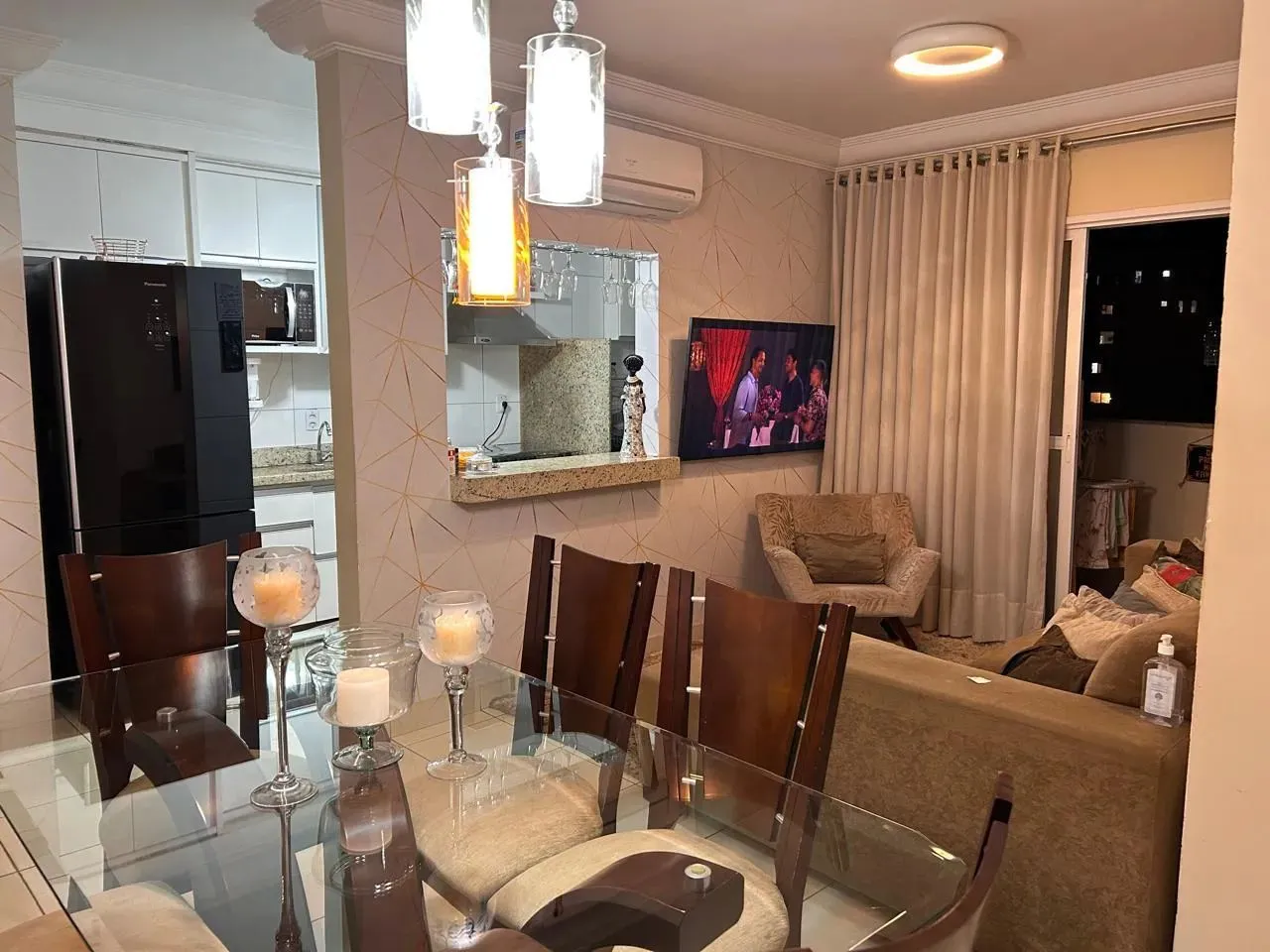 Apartamento no Condominio Eldorado Buriti, com 3 q, 2 banheiros (1 suíte) no setor Jardim 